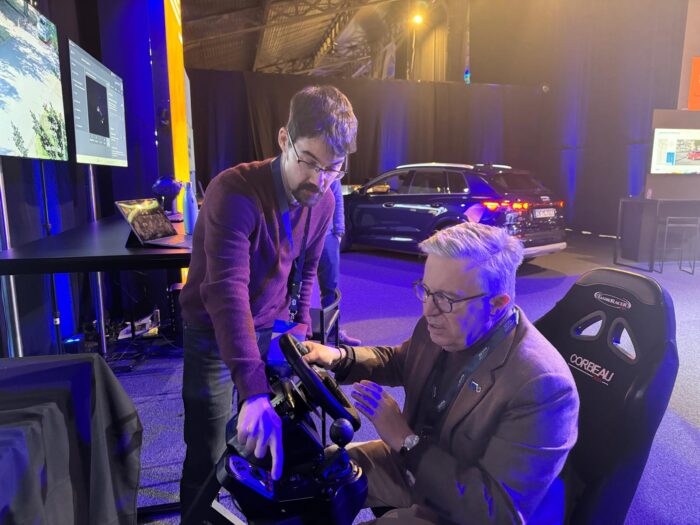 Albert Solernou (Leeds University) instructing the operation of a simulator to Patrick Handisyde from the European Commission